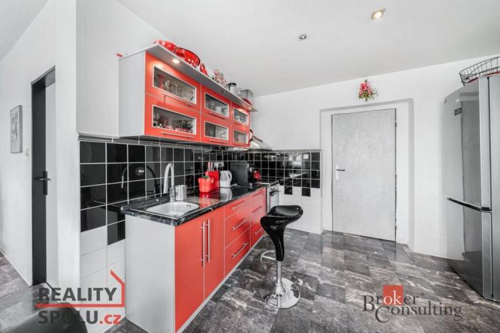 Prodej rodinného domu, Dolany, 198 m2