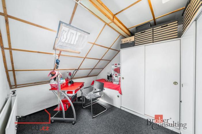 Prodej rodinného domu, Dolany, 198 m2