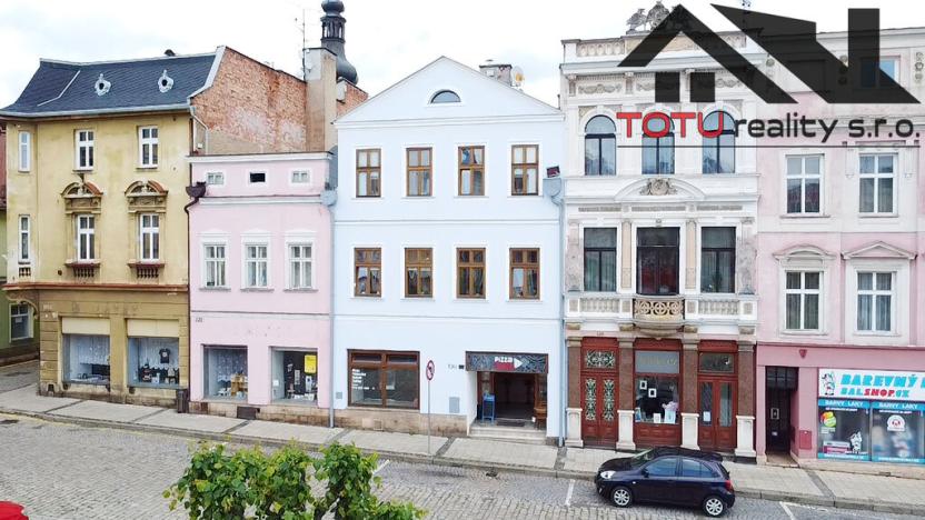 Prodej rodinného domu, Broumov, Mírové náměstí, 490 m2