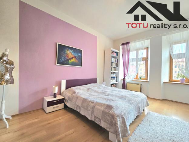 Prodej rodinného domu, Broumov, Mírové náměstí, 490 m2