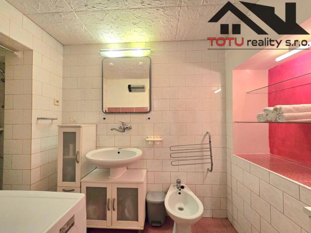 Prodej rodinného domu, Broumov, Mírové náměstí, 490 m2