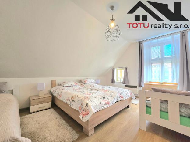 Prodej rodinného domu, Broumov, Mírové náměstí, 490 m2