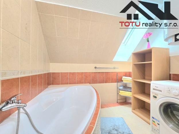 Prodej rodinného domu, Broumov, Mírové náměstí, 490 m2