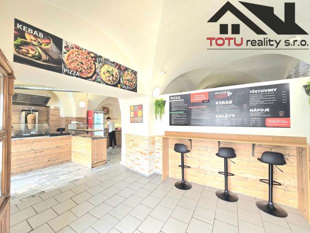 Prodej rodinného domu, Broumov, Mírové náměstí, 490 m2