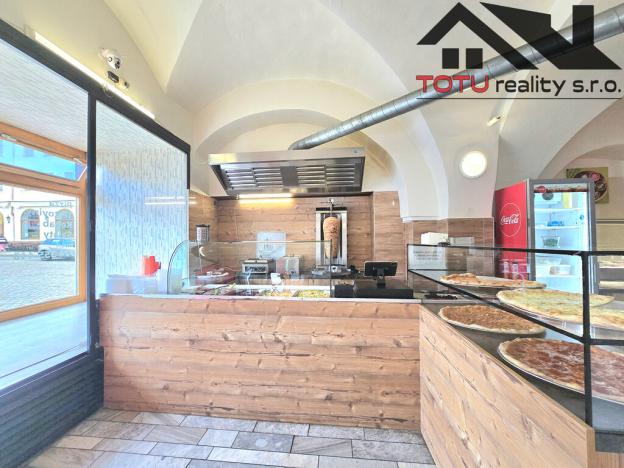 Prodej rodinného domu, Broumov, Mírové náměstí, 490 m2