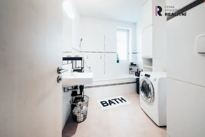 Pronájem bytu 3+kk, Zlín, Obeciny, 80 m2