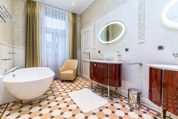 Pronájem bytu 4+1, Praha - Josefov, Pařížská, 184 m2