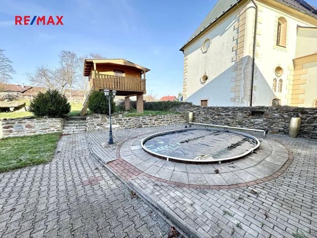 Prodej vily, Krajková, 300 m2