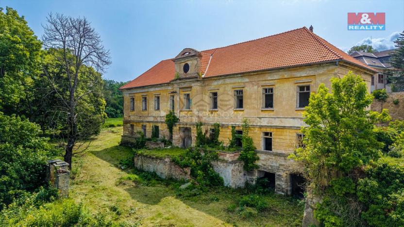 Prodej historického objektu, Zvoleněves, 5000 m2