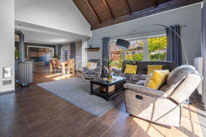 Prodej rodinného domu, Semice, 203 m2