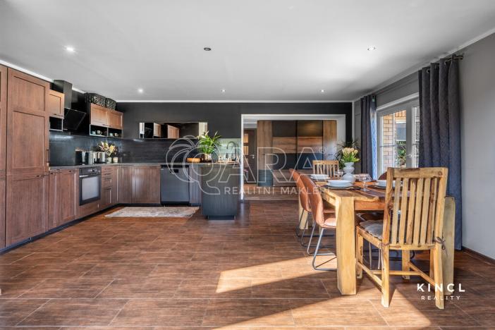 Prodej rodinného domu, Semice, 203 m2