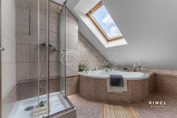 Prodej rodinného domu, Semice, 203 m2