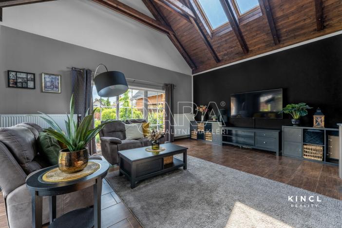 Prodej rodinného domu, Semice, 203 m2