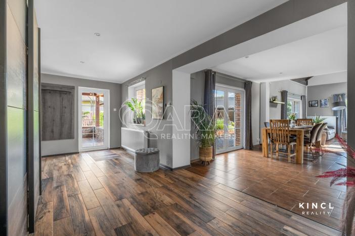 Prodej rodinného domu, Semice, 203 m2