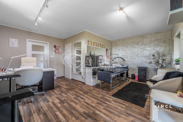 Prodej rodinného domu, Semice, 203 m2