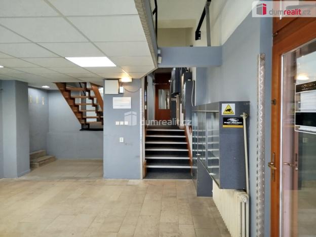 Pronájem obchodního prostoru, Karlovy Vary, Vítězná, 276 m2