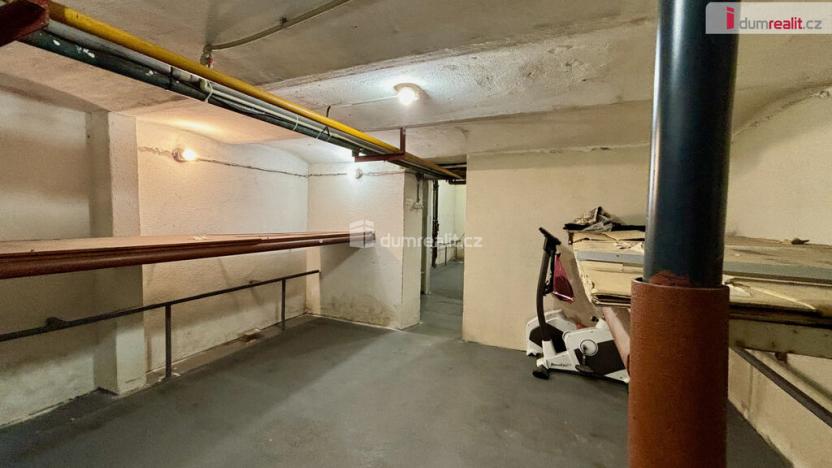 Pronájem obchodního prostoru, Karlovy Vary, Vítězná, 276 m2