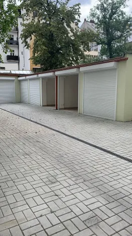 Pronájem garáže, Praha - Vinohrady, Lublaňská, 18 m2