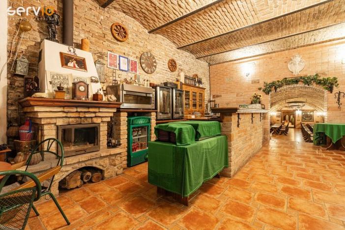 Prodej vinného sklepa, Dolní Dunajovice, Hlavní, 500 m2