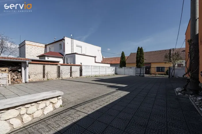 Prodej vinného sklepa, Dolní Dunajovice, Hlavní, 500 m2