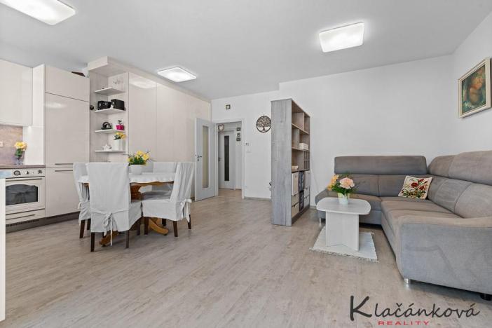 Prodej bytu 2+kk, Zlín - Malenovice, třída Svobody, 64 m2