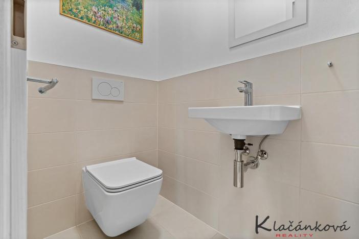 Prodej bytu 2+kk, Zlín - Malenovice, třída Svobody, 64 m2