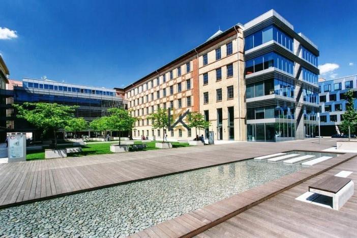 Pronájem kanceláře, Praha - Holešovice, Jankovcova, 279 m2