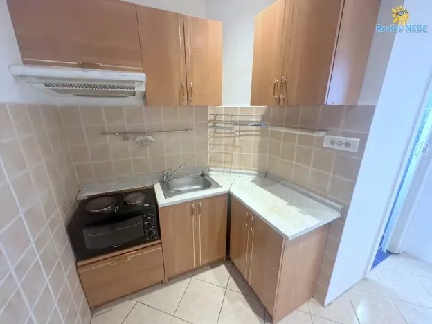 Pronájem bytu 1+kk, Praha - Nusle, Na Veselí, 31 m2