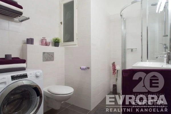 Pronájem bytu 2+kk, Praha - Smíchov, U Nikolajky, 74 m2