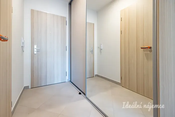 Pronájem bytu 1+kk, Praha - Háje, Výstavní, 34 m2