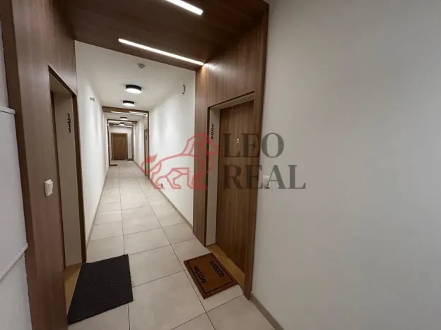 Pronájem bytu 1+kk, Praha - Modřany, Komořanská, 35 m2