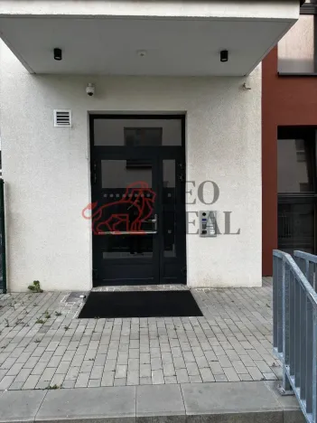 Pronájem bytu 1+kk, Praha - Modřany, Komořanská, 35 m2