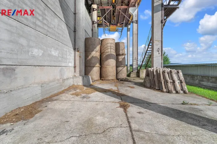 Prodej skladu, Bílá Třemešná, 1400 m2