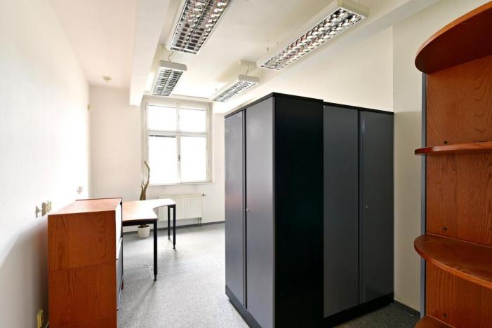 Pronájem kanceláře, Praha - Smíchov, Zoubkova, 344 m2