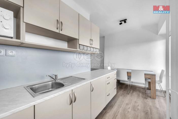 Prodej bytu 2+1, Přelouč, B. Němcové, 50 m2