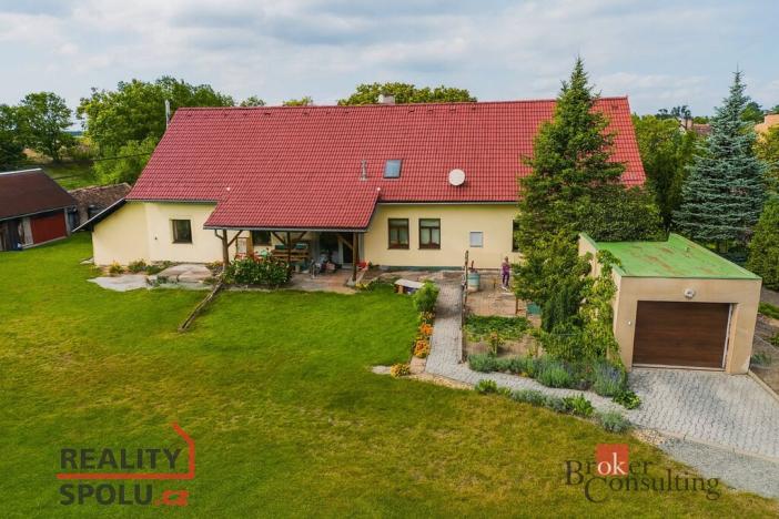 Prodej zemědělského objektu, Opočno - Dobříkovec, 10000 m2