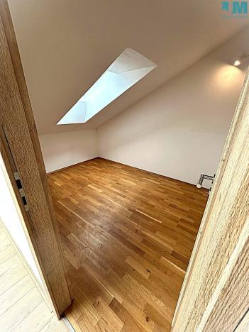 Pronájem bytu 3+kk, Třebíč, Martinské nám., 79 m2