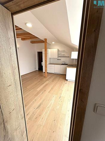 Pronájem bytu 3+kk, Třebíč, Martinské nám., 79 m2