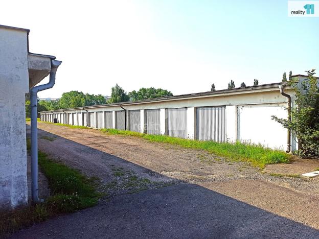 Prodej garáže, Hradec Králové - Pouchov, U Mostku, 18 m2