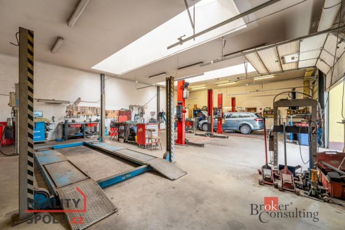 Prodej výrobních prostor, Čebín, 648 m2