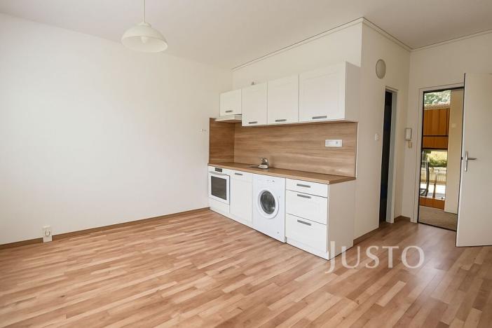 Pronájem bytu 1+1, Ústí nad Labem - Neštěmice, Hluboká, 36 m2