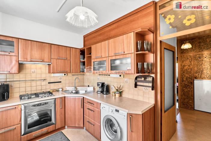 Prodej bytu 2+1, Ostrov, Masarykova, 60 m2