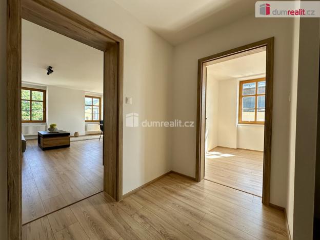 Prodej bytu 2+kk, Horní Blatná, náměstí Sv. Vavřince, 60 m2