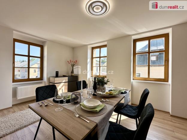 Prodej bytu 2+kk, Horní Blatná, náměstí Sv. Vavřince, 60 m2