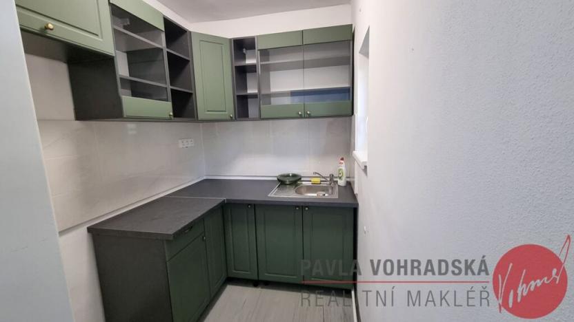 Pronájem komerčního pozemku, Tuchlovice, 600 m2