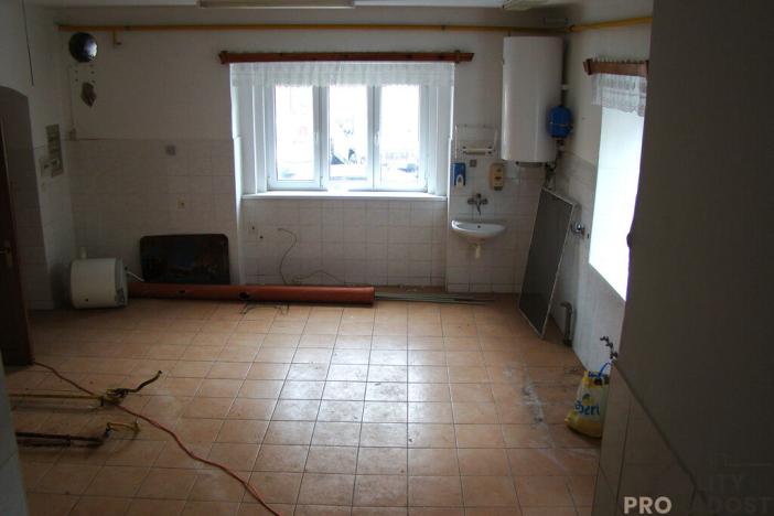 Pronájem komerční nemovitosti, Smečno, Jiráskova, 270 m2