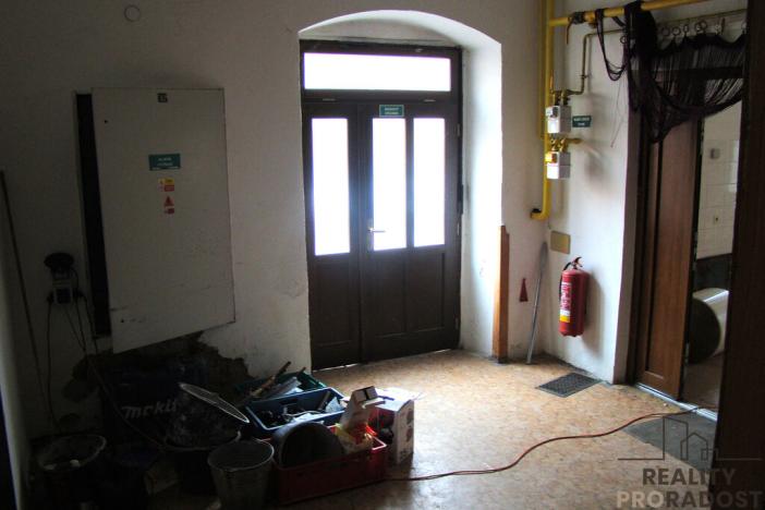 Pronájem komerční nemovitosti, Smečno, Jiráskova, 270 m2