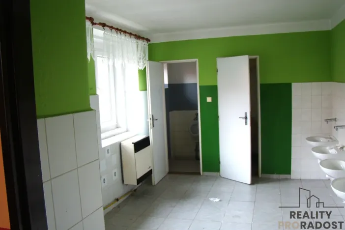 Pronájem komerční nemovitosti, Smečno, Jiráskova, 270 m2