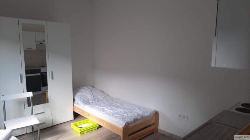 Pronájem bytu 1+kk, Pardubice - Svítkov, Dlouhá, 24 m2