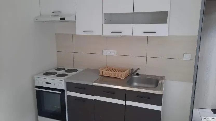 Pronájem bytu 1+kk, Pardubice - Svítkov, Dlouhá, 24 m2
